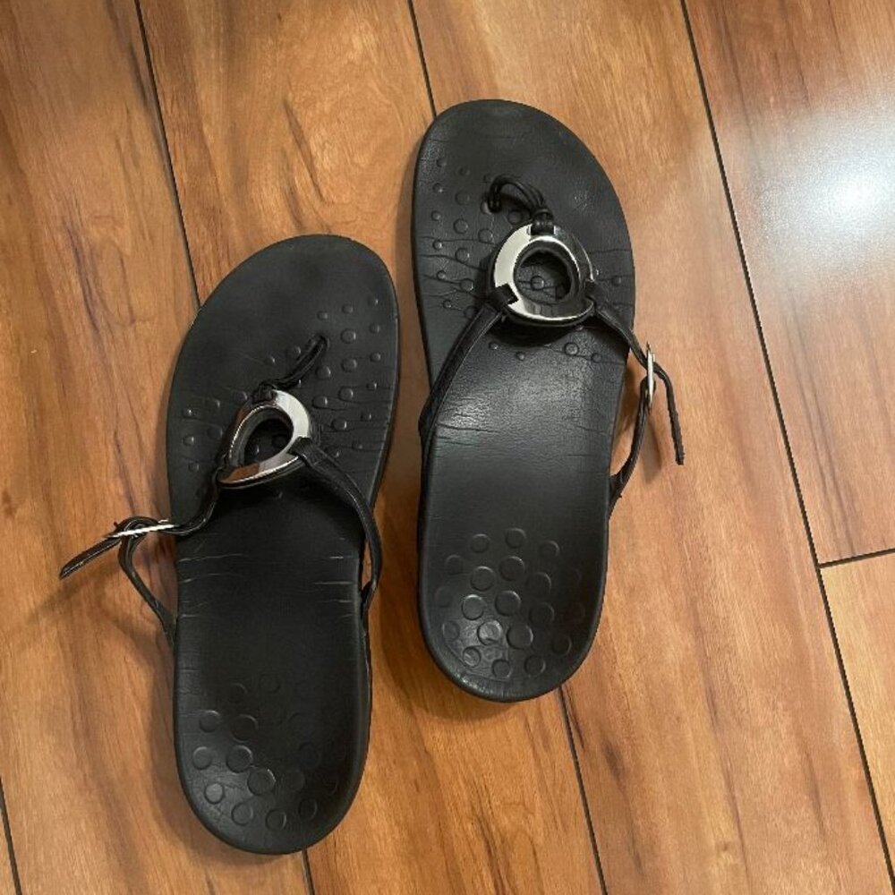 2 FOR $12 -     VIONIC BLACK STRAP TOE SANDALS THONGS SILVER 'O' RING - SIZE 8